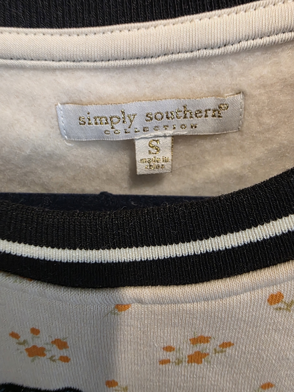 Simply Southern Cream 'Hey Boo' Pumpkin Graphic Sweatshirt - Picture 3 of 5